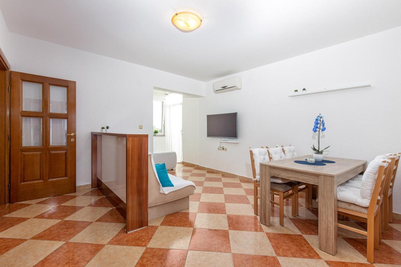 Vila Oleander Dramalj Exteriör bild