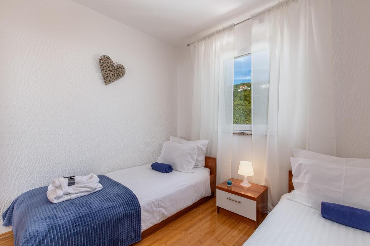 Vila Oleander Dramalj Exteriör bild