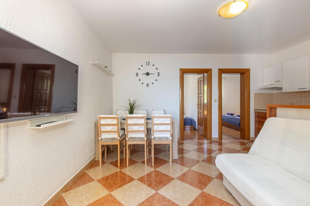 Vila Oleander Dramalj Exteriör bild
